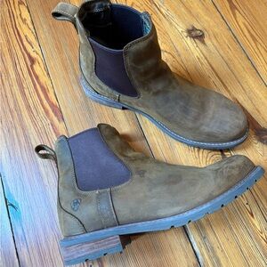 Ariat Men's Distressed Brown Chelsea Boots